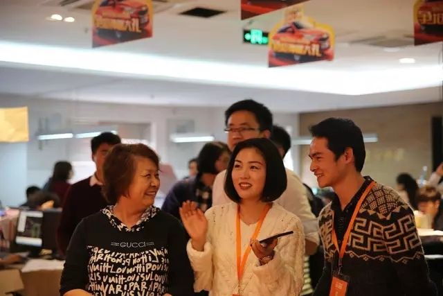 有家装饰首届客户答谢会：装修让我们成为朋友!