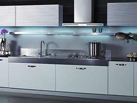 整体厨房的不锈钢台面好吗？