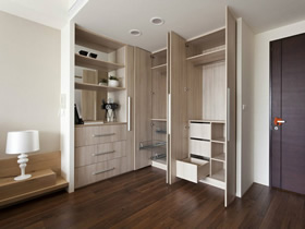 衣柜要不要做到顶？