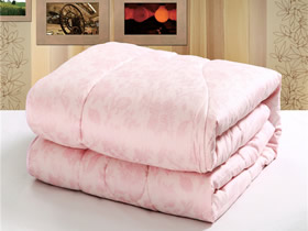 如何辨别蚕丝被的好坏？