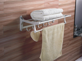 浴室挂件是太空铝好还是不锈钢好?